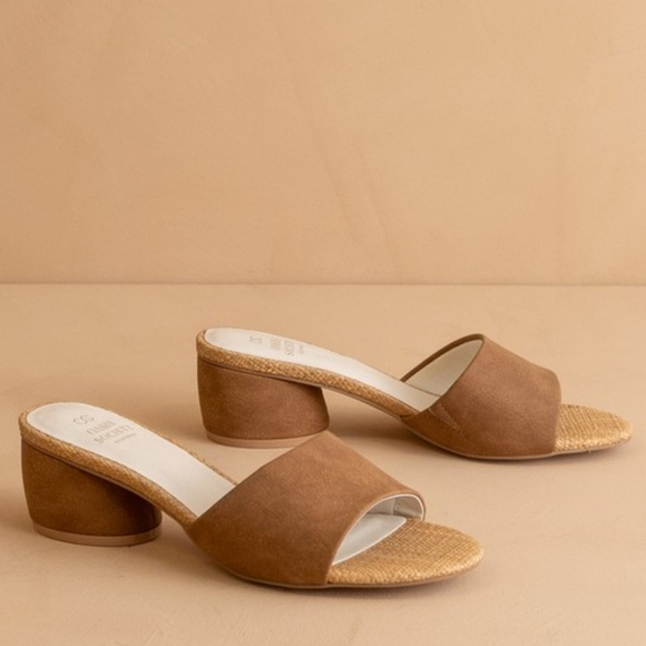 Low Heeled Sandals Brown - Picture 3 of 11